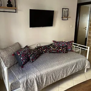 https://apt-tanya.hotelschalkidiki.net